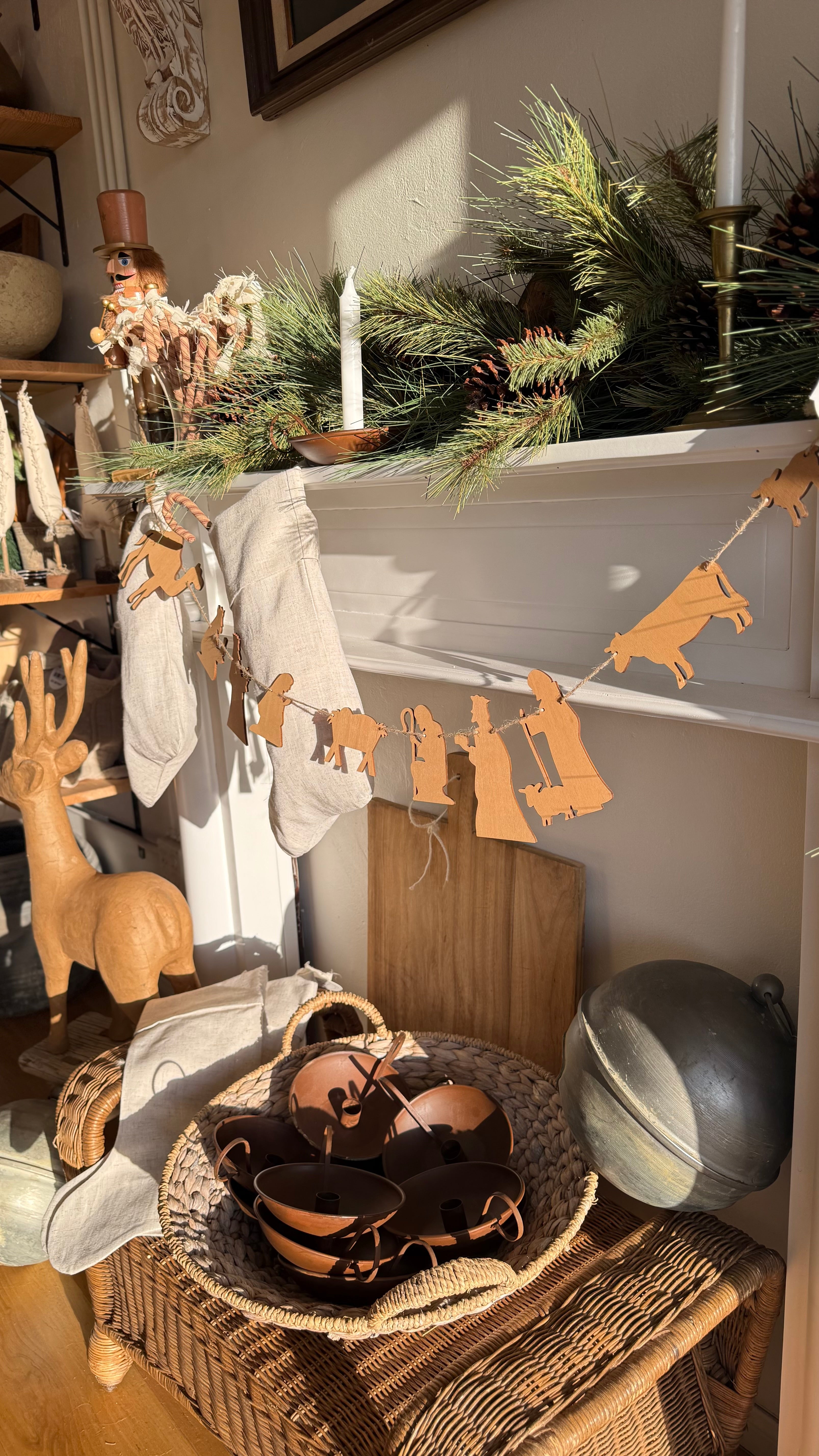 Natural Wood Nativity Garland