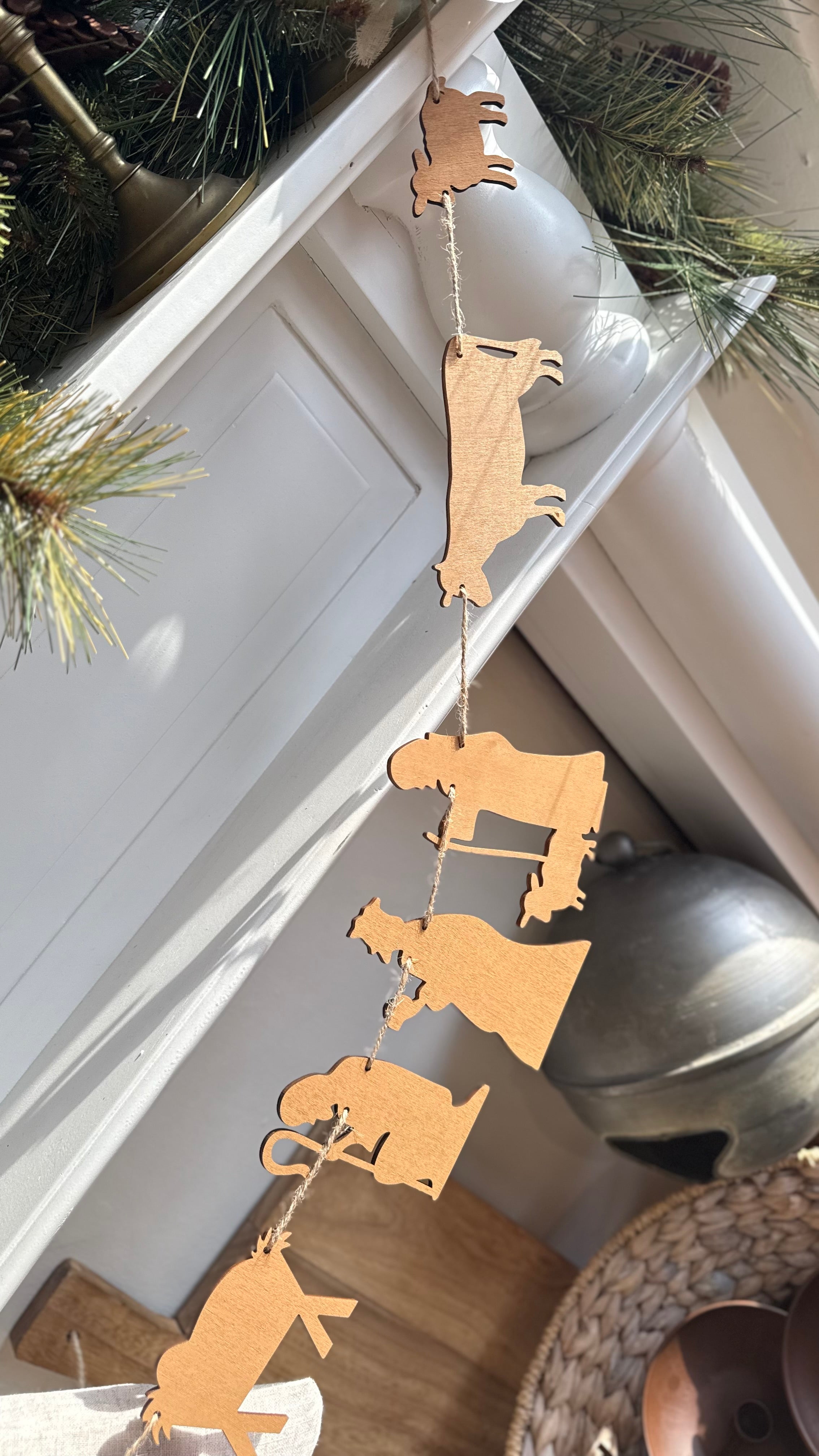 Natural Wood Nativity Garland