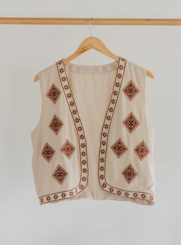 boho dress vest FEIFLY Solid Color Fringe Vest Women Suede Open-Front Vintage Vest Sleeveless 70s Hippie Clothes Boho Western Jacket Breathable Wear