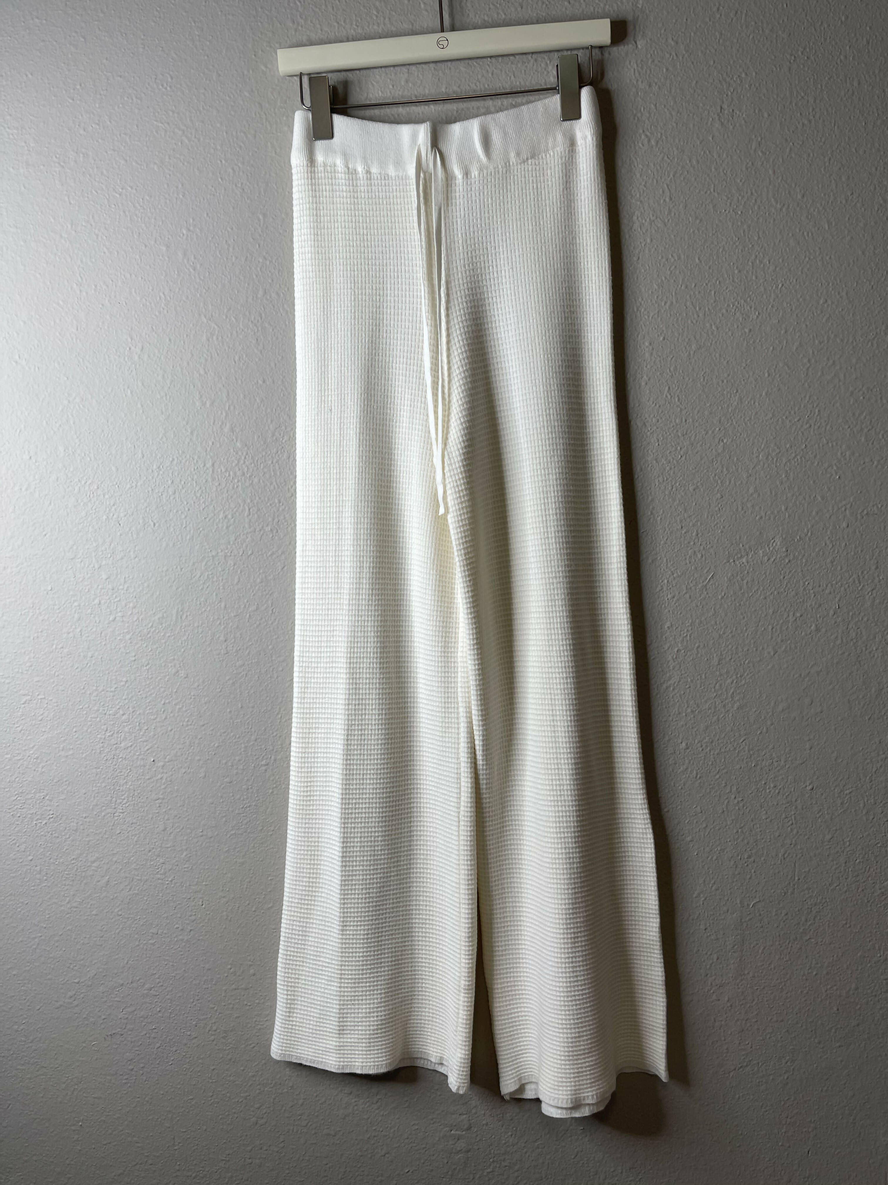 Waffle knitted wide-legged pants (White)