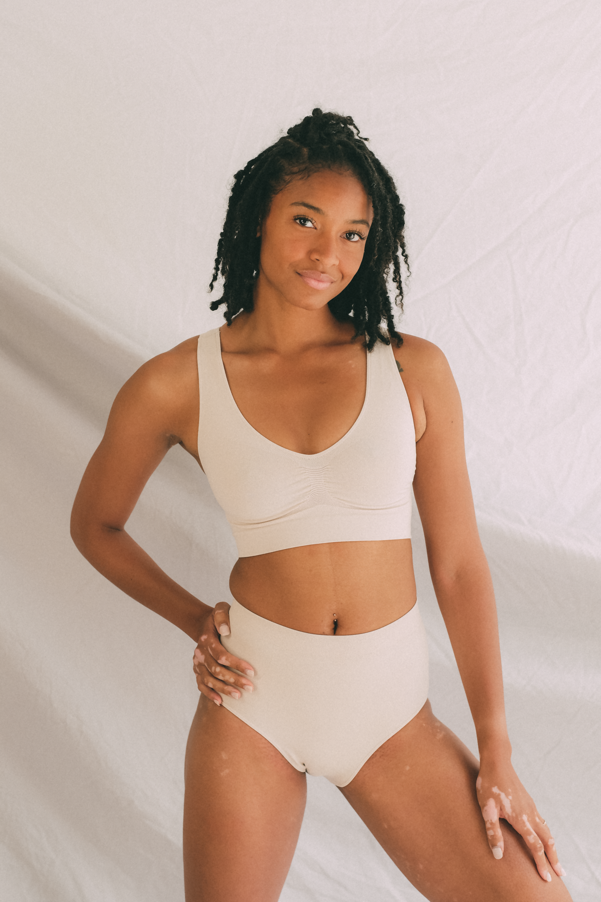 Mid-Waist Shaping Briefs