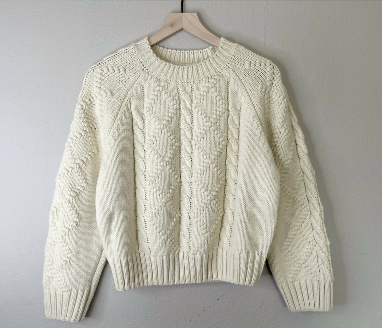 Classic Cable Knit Sweater (Ivory)