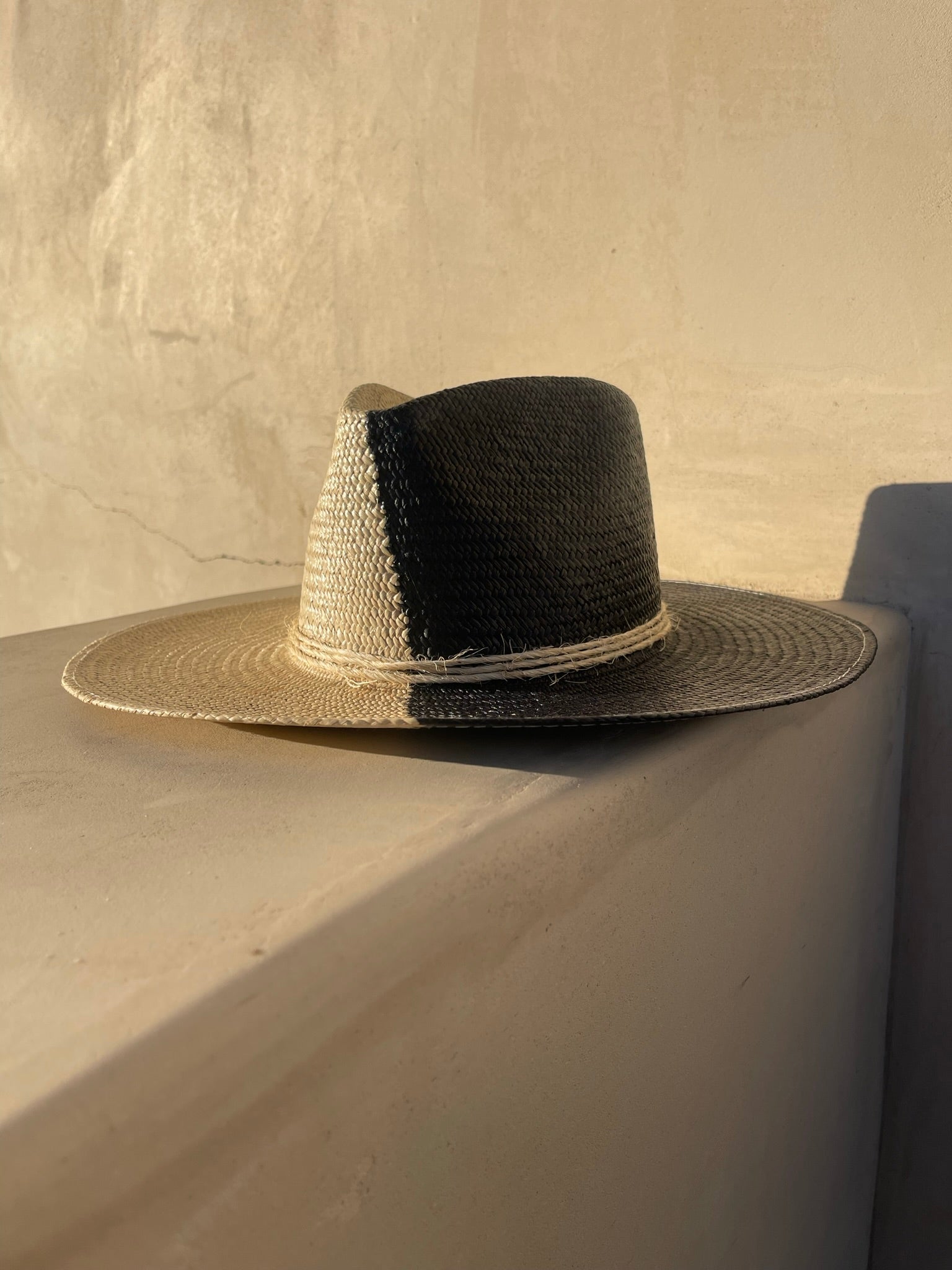The Onyx Two-Tone Toquilla Hat