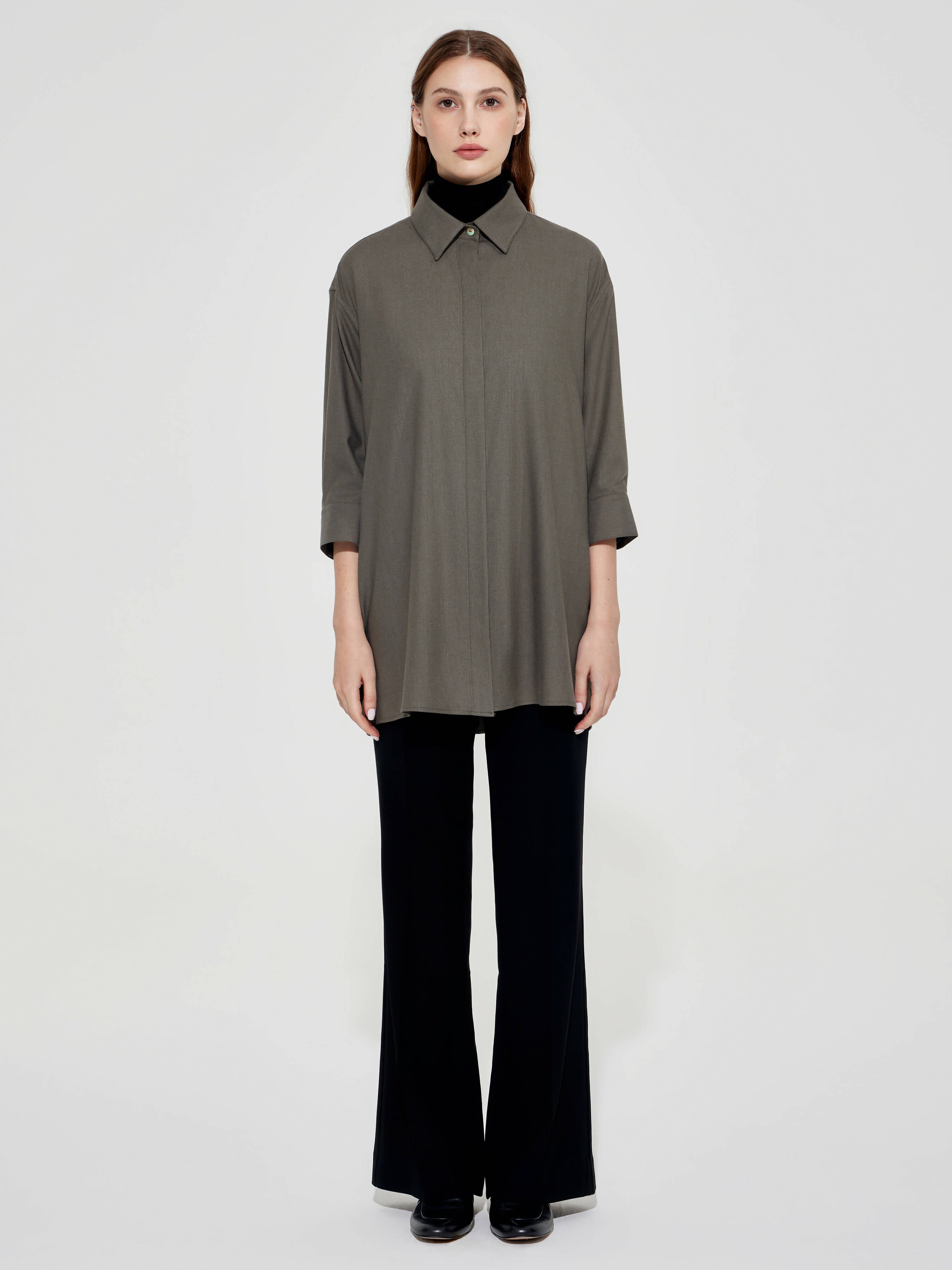 Super Soft and Breathable Elbow Loose Shirt in Bamboo and Wool Khaki