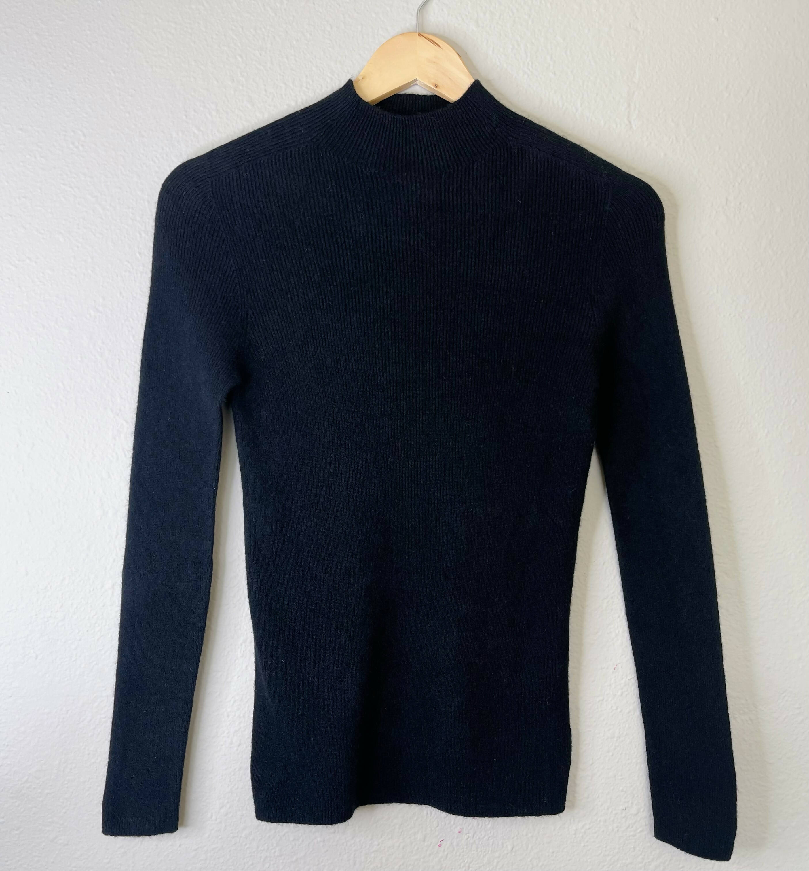 Seamless Knit 100% Merino Wool Mock Turtleneck Sweater (Black)